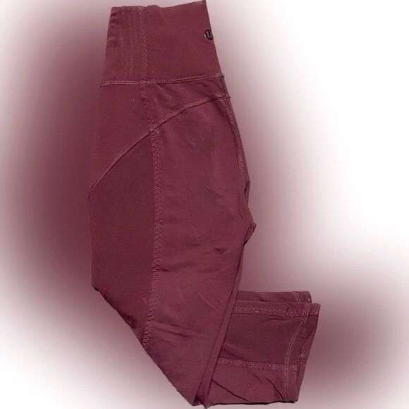 Lululemon Burgundy Bordeaux Drama Crop Sz 2 - Picture 2 of 5